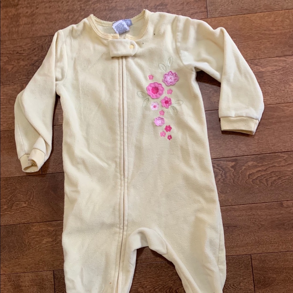 Footie pjs size 18mo